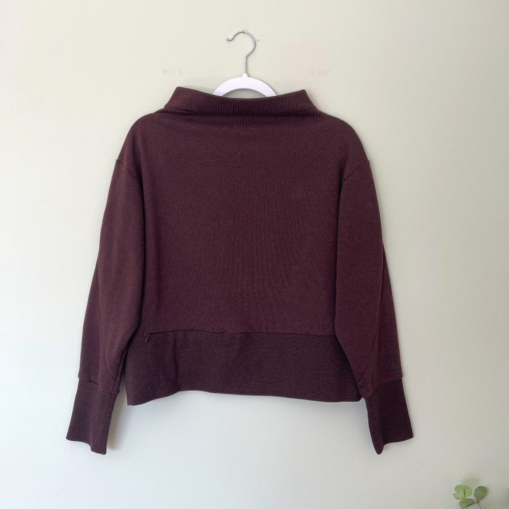 Nike Studio Dri-Fit Versa Training Top, Long Sleeve Mock Neck Pullover, Medium